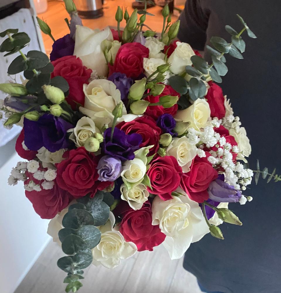 Wedding flowers and Bridal Bouquets delivered across Essex Me